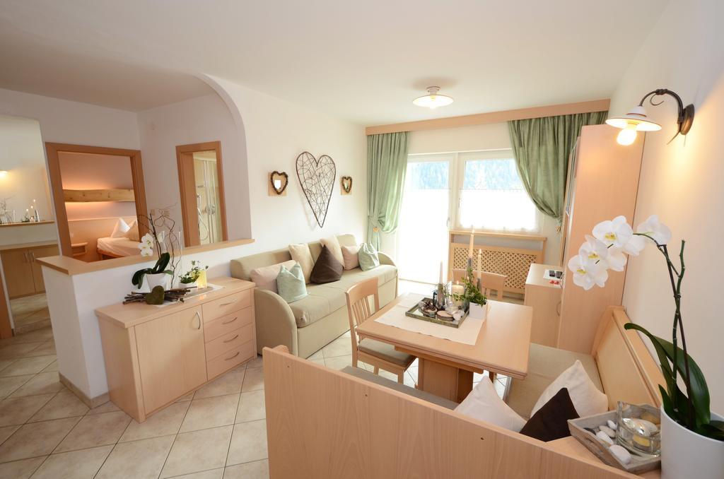 Mason La Zondra Aparthotel Vigo di Fassa Szoba fotó