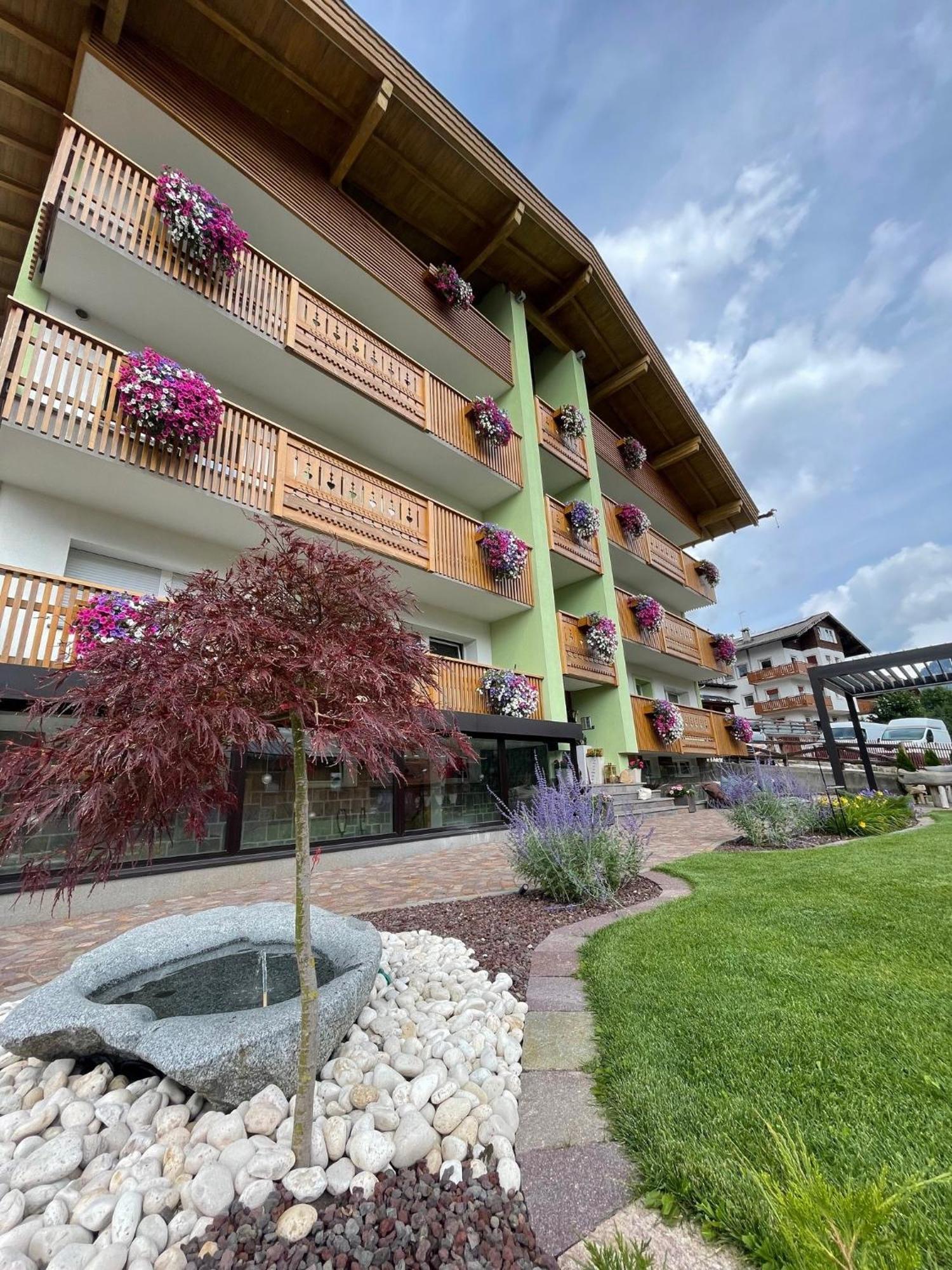 Mason La Zondra Aparthotel Vigo di Fassa Kültér fotó
