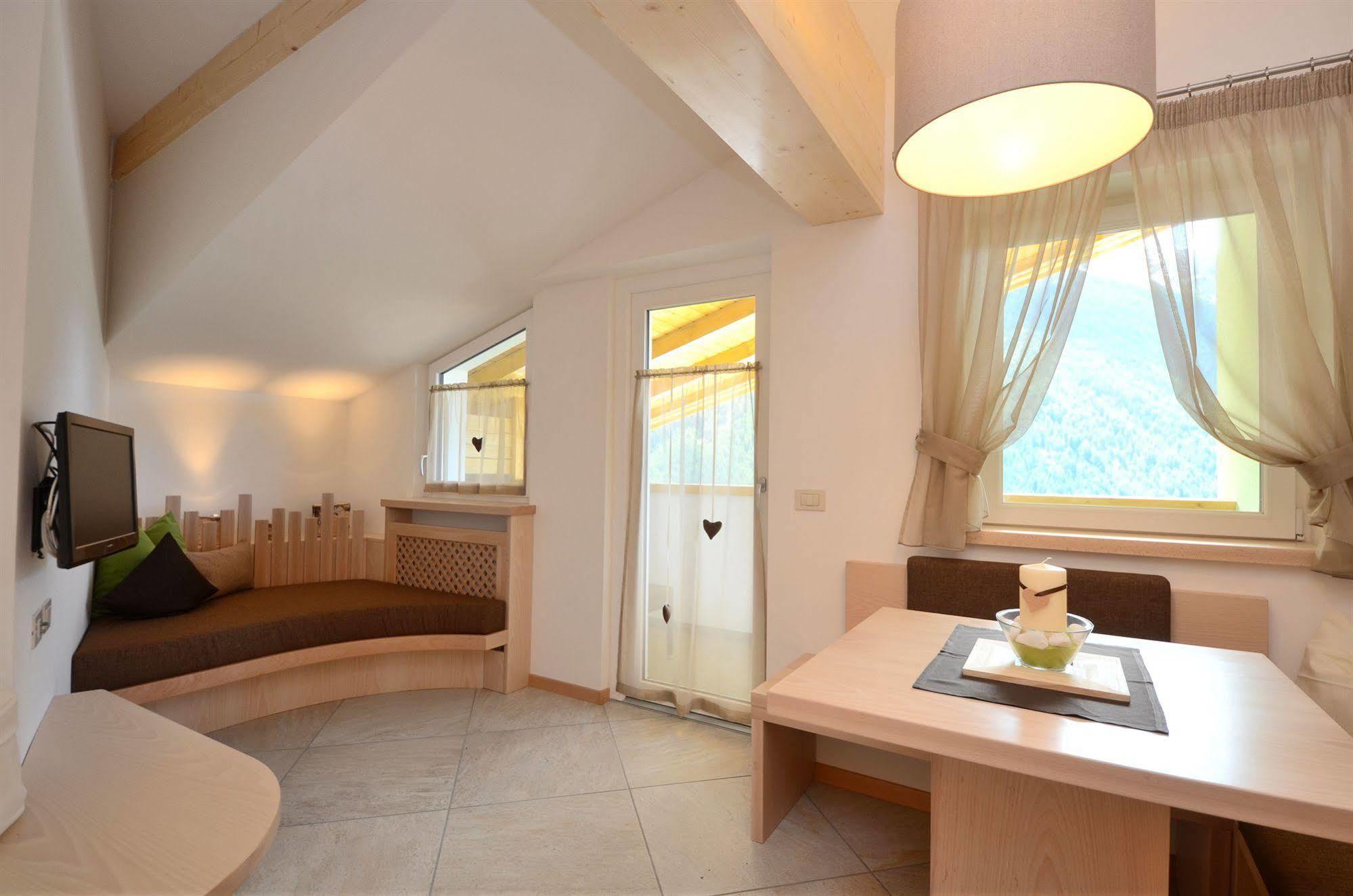 Mason La Zondra Aparthotel Vigo di Fassa Kültér fotó