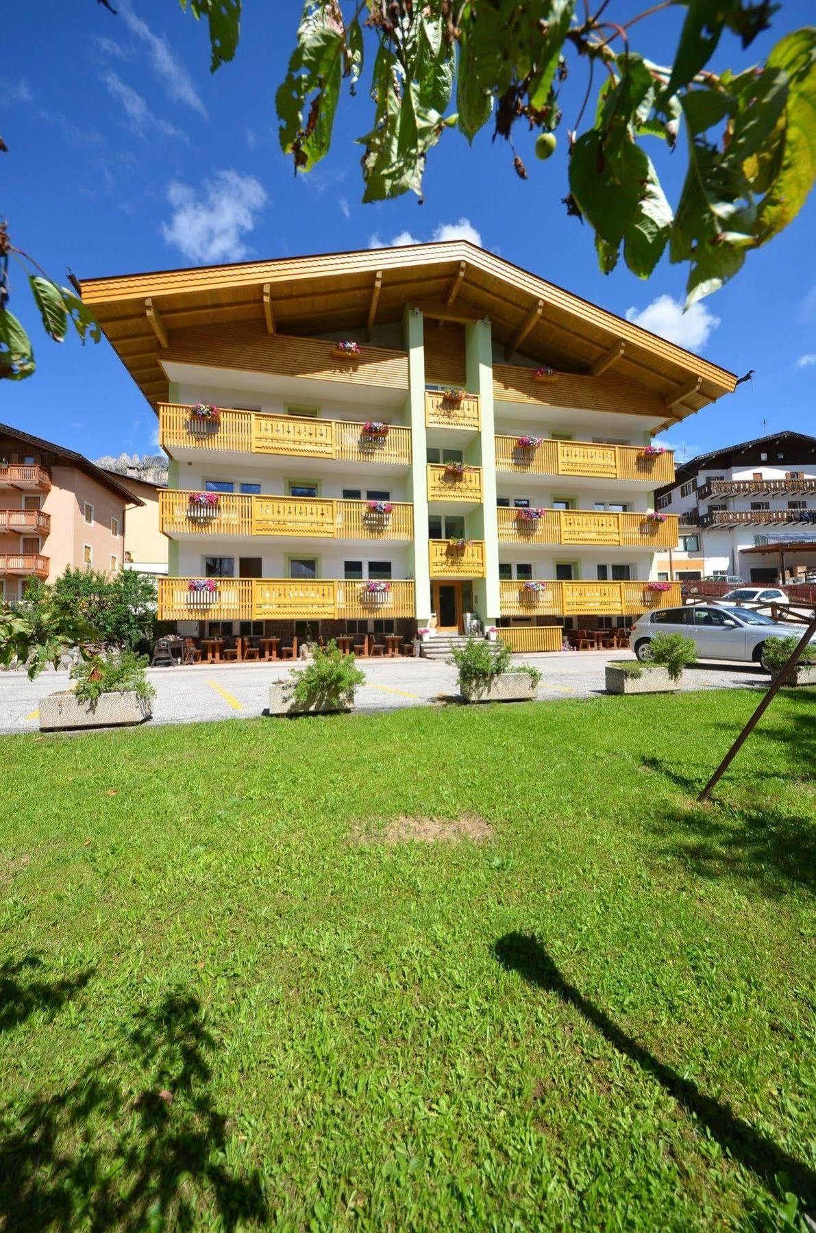 Mason La Zondra Aparthotel Vigo di Fassa Kültér fotó